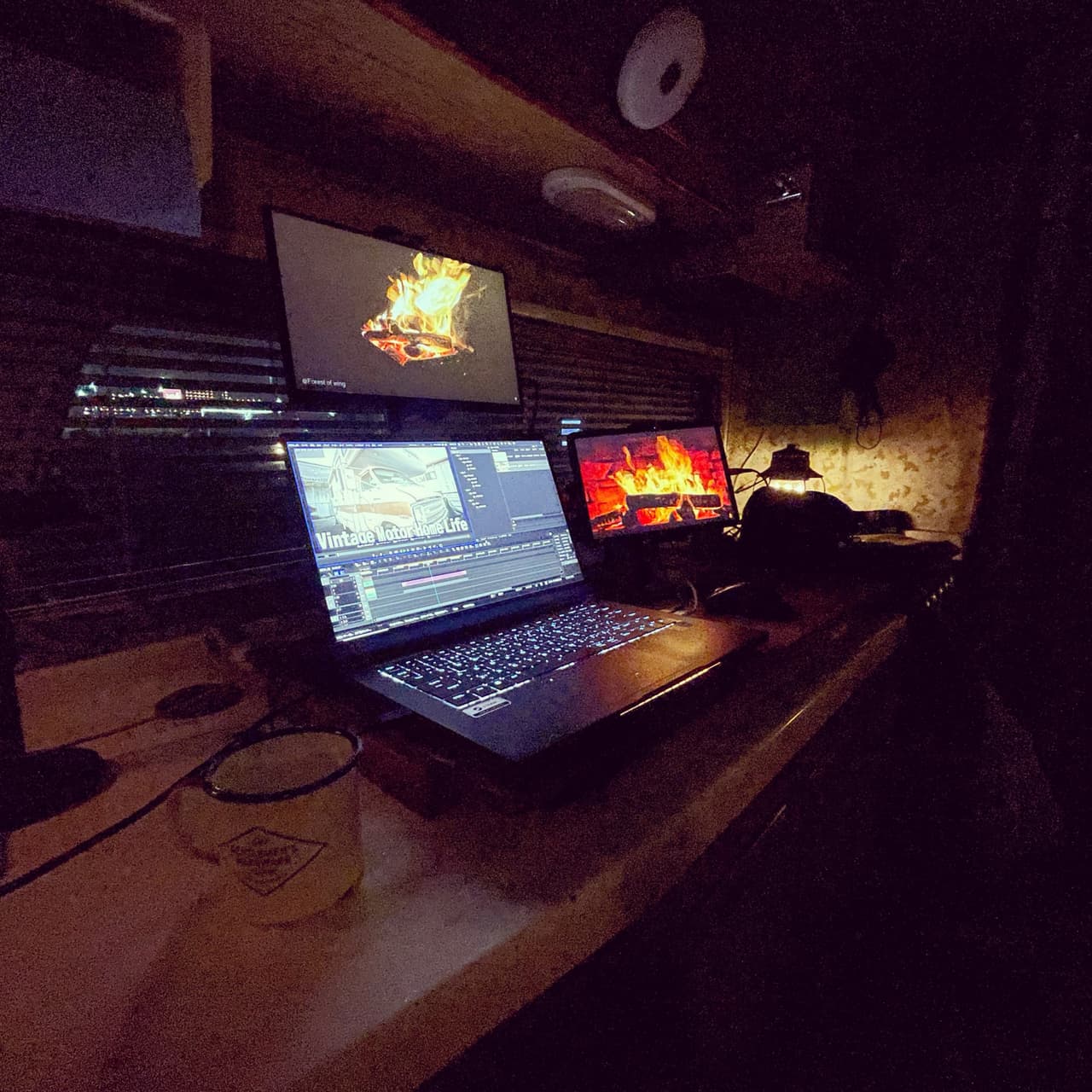 車内で過ごす静かな夜